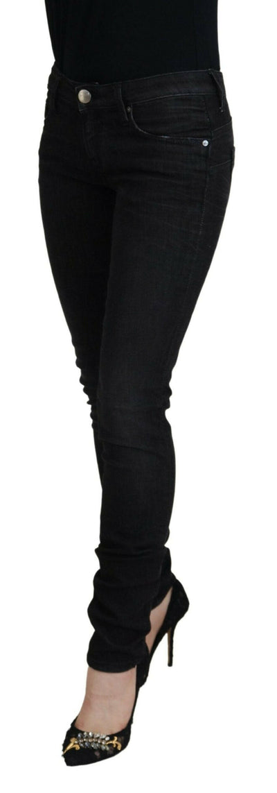 Acht Schwarze Slim Fit Damen Jeans aus Baumwolle