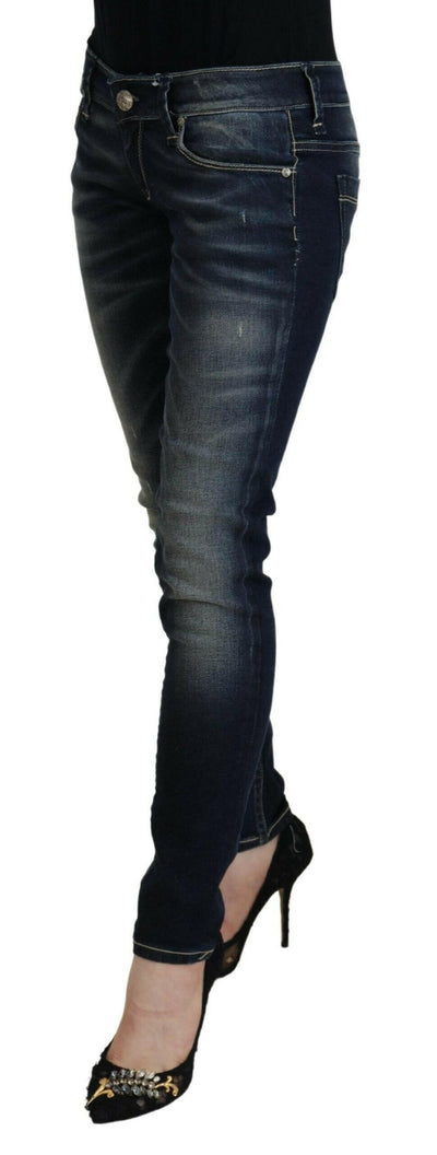 Acht Blaue Slim Fit Jeans aus gewaschener Baumwolle für Damen
