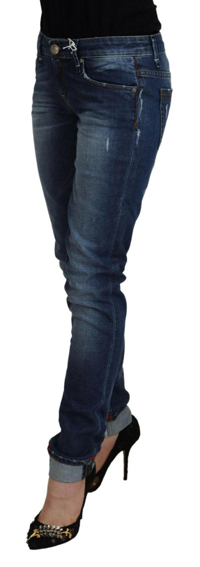 Acht Blaue Slim Fit Jeans aus gewaschener Baumwolle für Damen