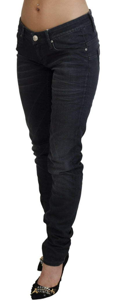 Acht – Schwarze, verwaschene Slim-Fit-Jeans aus Baumwolldenim mit niedriger Taille