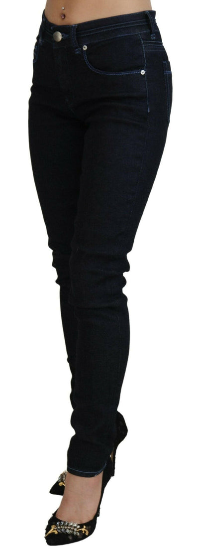 Acht Dunkelblaue Slim Fit Damen Jeans mit niedriger Taille