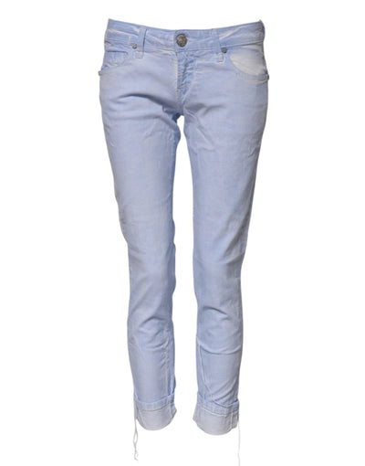 Acht Hellblaue Slim Fit Jeans aus Baumwolle mit niedriger Taille
