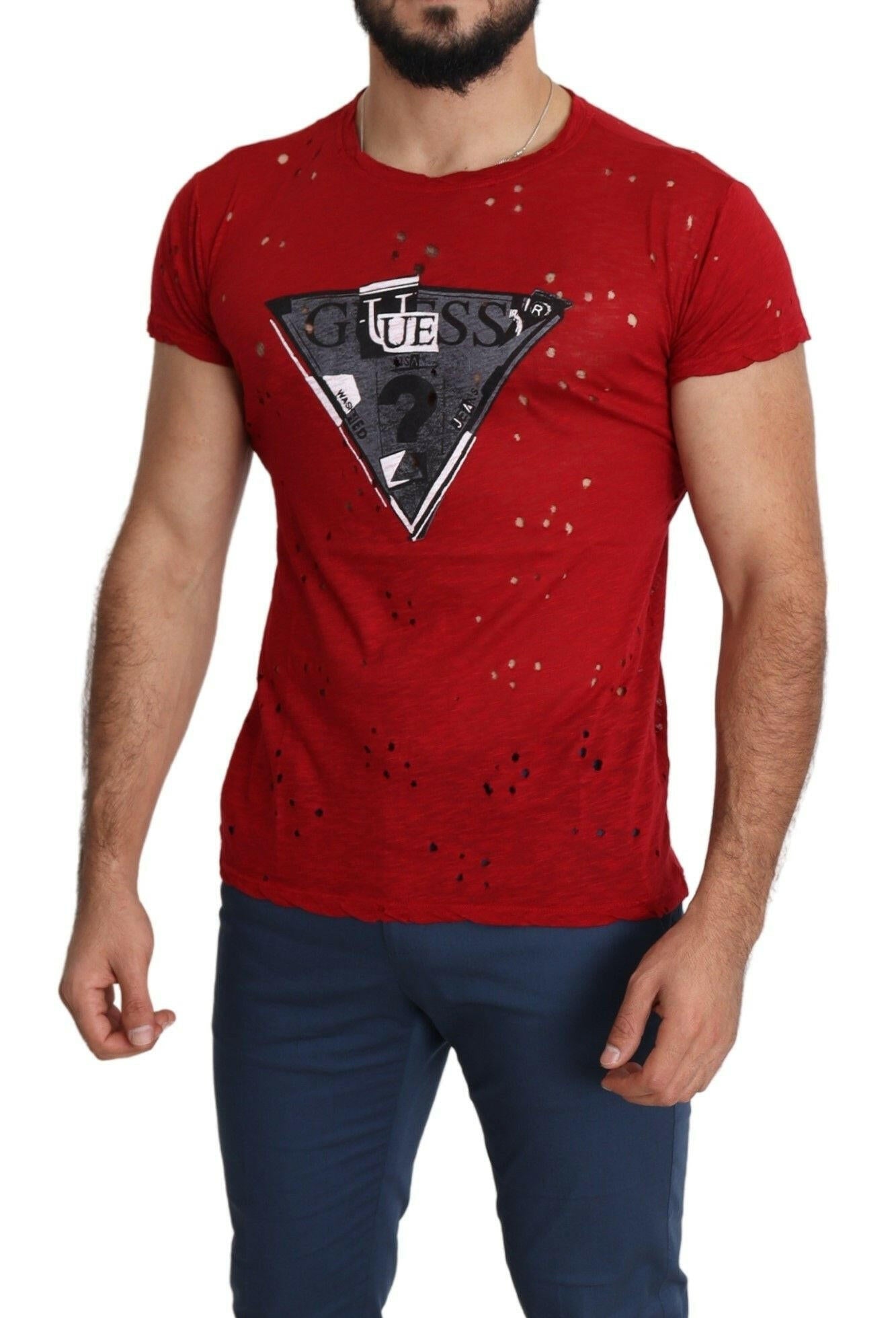 T-shirt Guess en coton rouge radieux, parfait pour un style quotidien