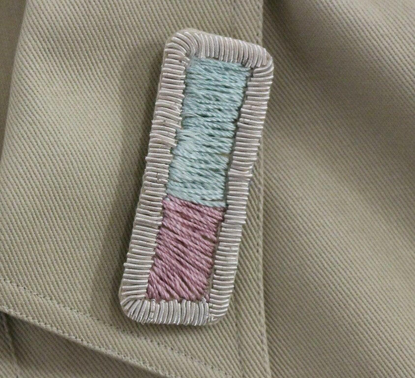 Débardeur sans manches en coton beige avec broches Andrea Incontri