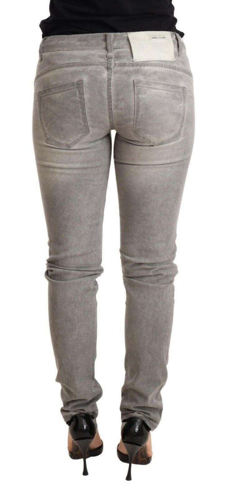 Acht Hellgraue Slim Fit Jeanshose aus gewaschener Baumwolle für Damen