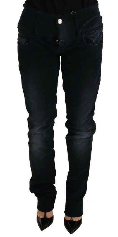 Acht Blaue Jeanshose aus gewaschenem Baumwolldenim mit niedriger Taille und lockerer Passform