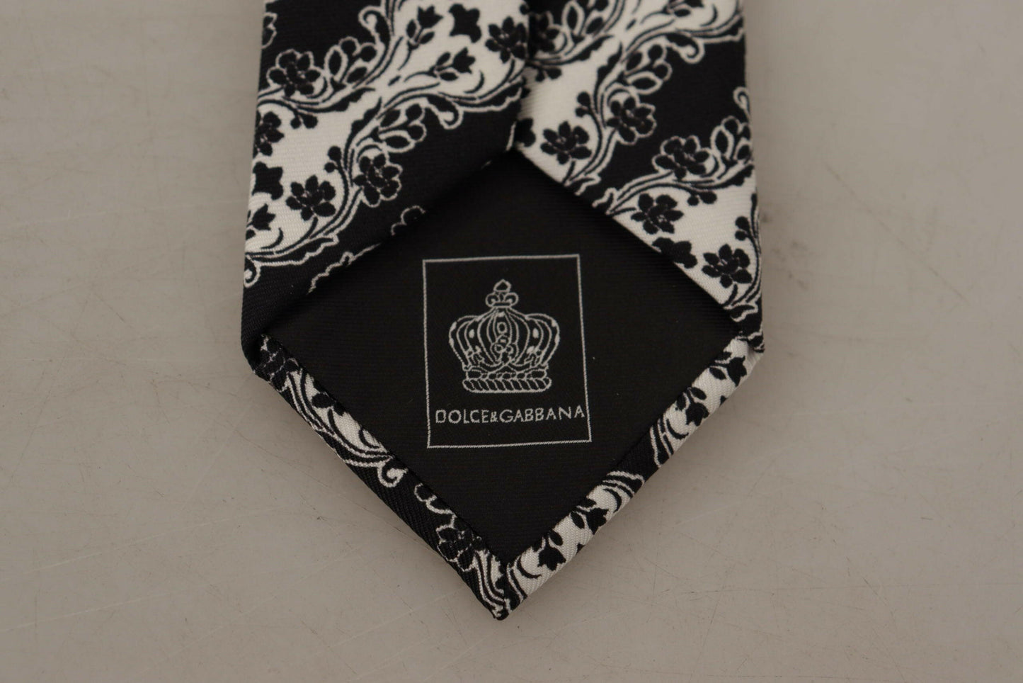 Dolce &amp; Gabbana – Verstellbare Krawatte mit Blumenmuster aus 100 % Seide in Schwarz und Weiß