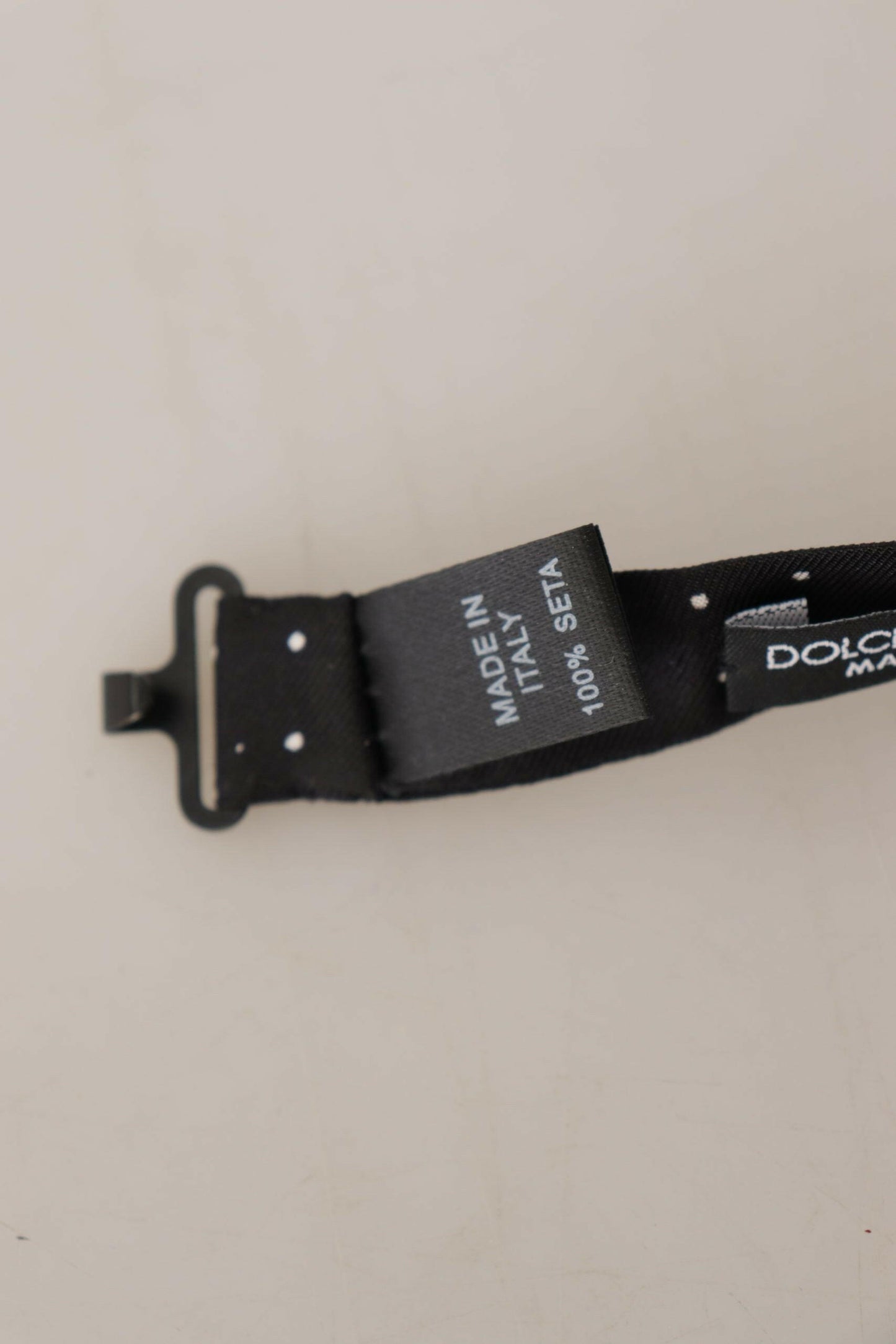 Dolce &amp; Gabbana Élégant nœud papillon en soie à pois noirs