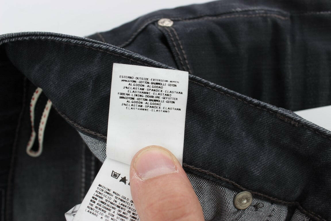 Acht Slim Fit Jeans aus Baumwollstretch in Grau