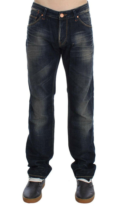 Acht Straight Fit Jeans mit niedriger Taille in blauer Waschung