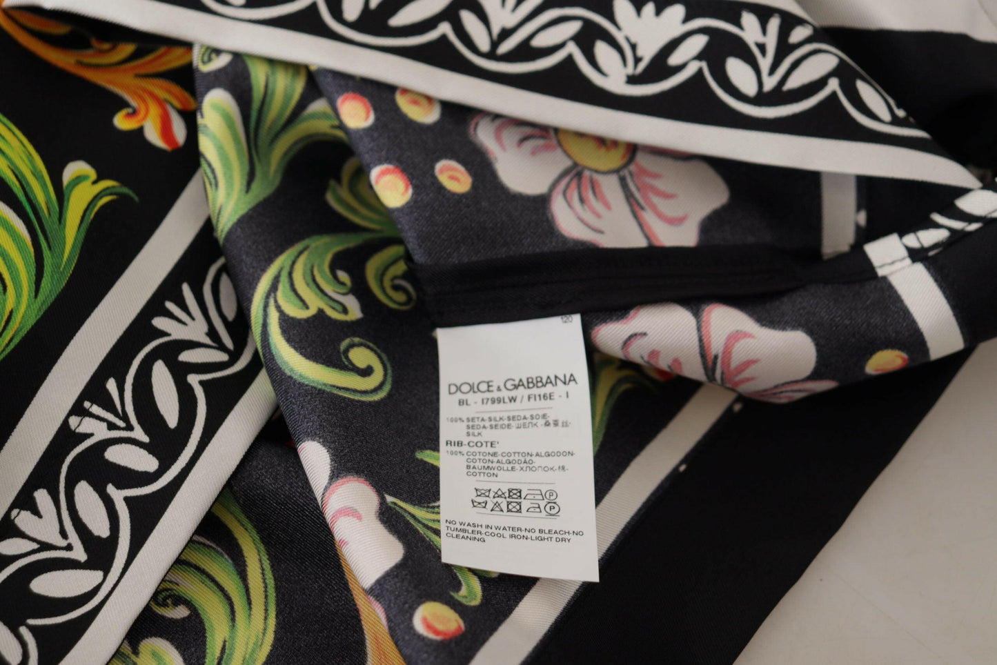 Dolce &amp; Gabbana, mehrfarbig bedrucktes, lockeres Langarmshirt im Barockstil