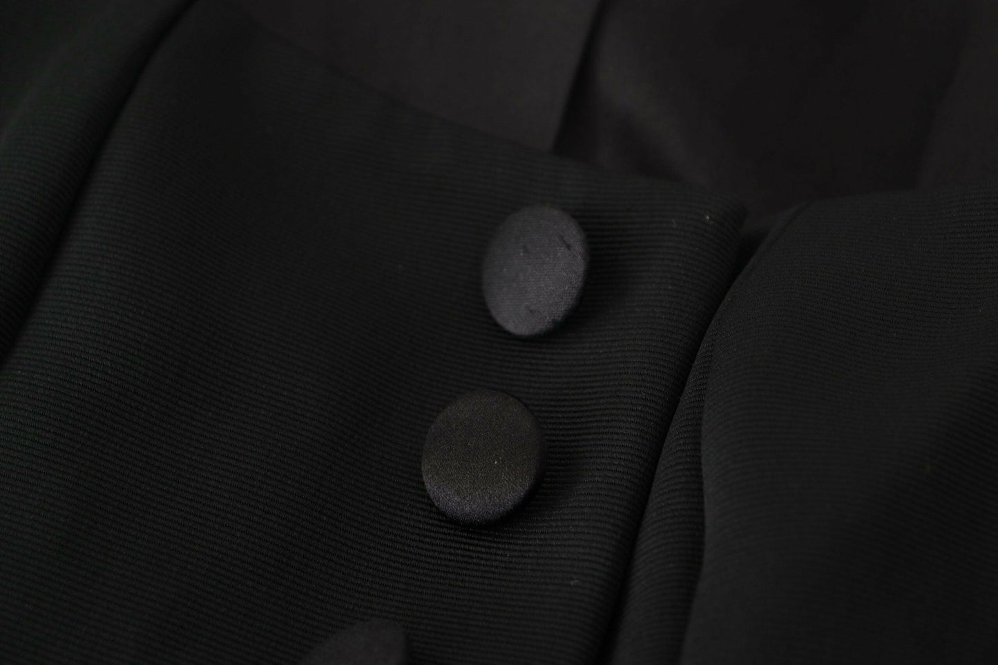 Dolce &amp; Gabbana - Veste noire élégante à boutons-pression avec doublure en soie