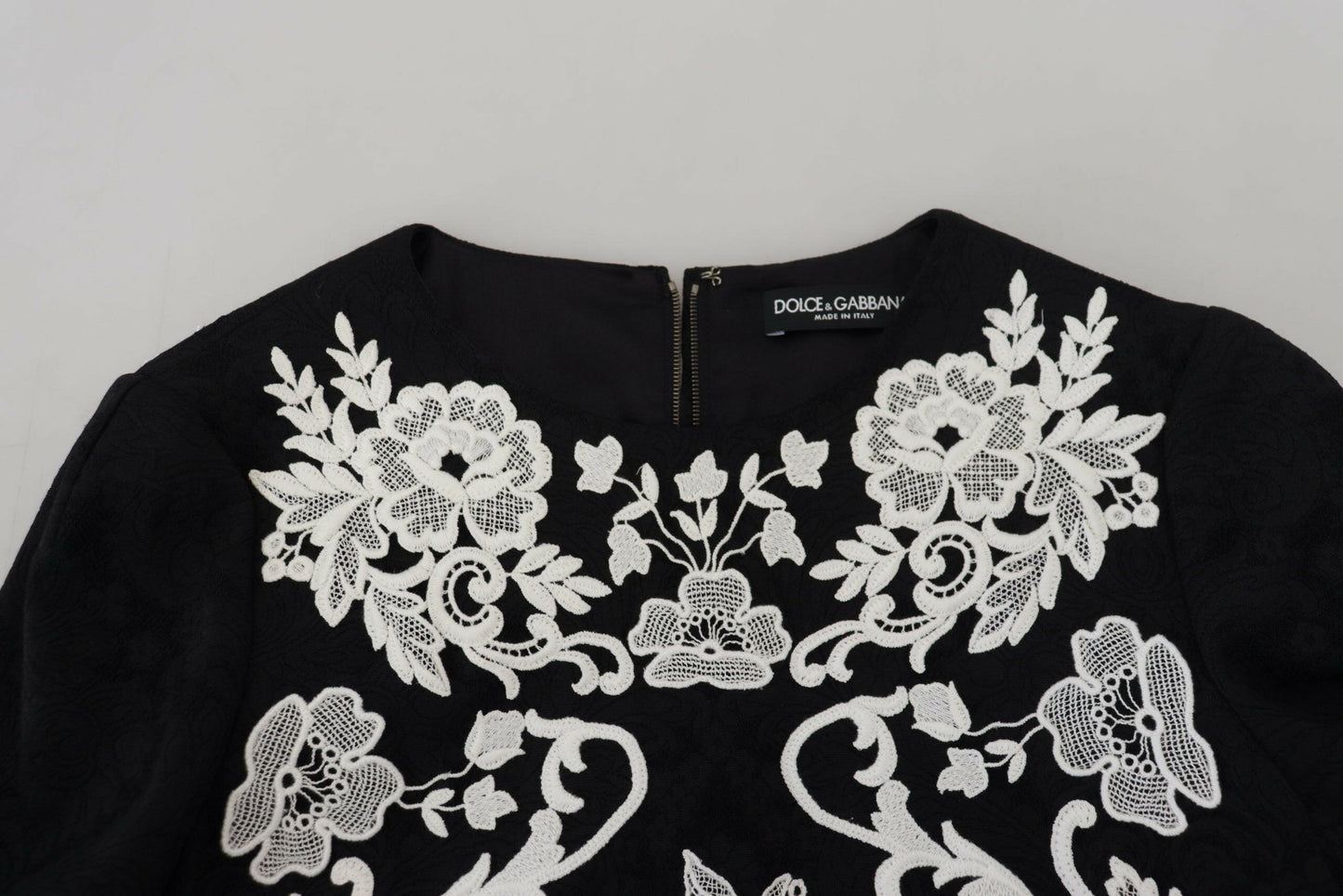 Dolce &amp; Gabbana – Schwarzes A-Linien-Kleid mit halblangen Ärmeln und Spitzenbesatz