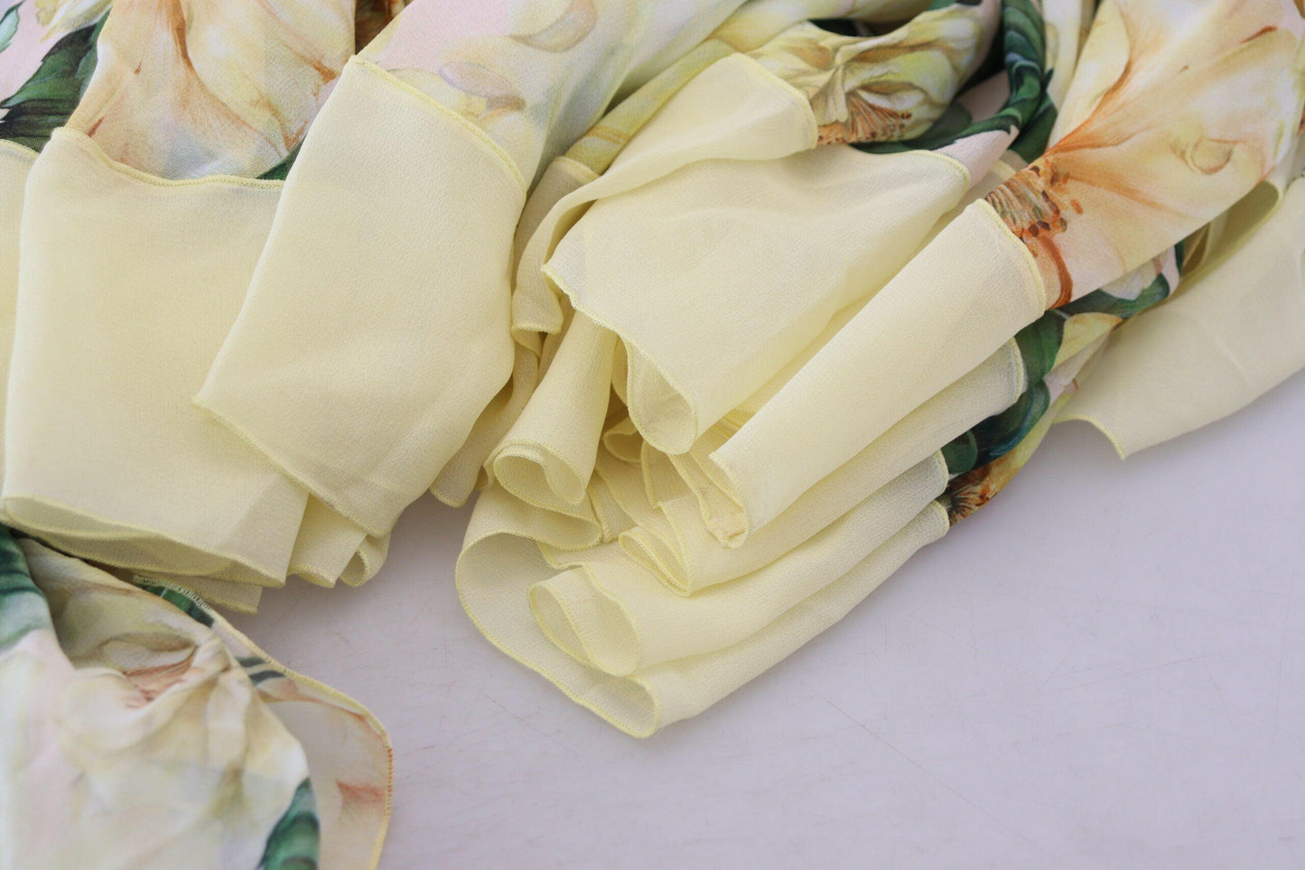 Dolce &amp; Gabbana, langes Maxikleid aus mehrfarbiger Seide mit Blumendruck