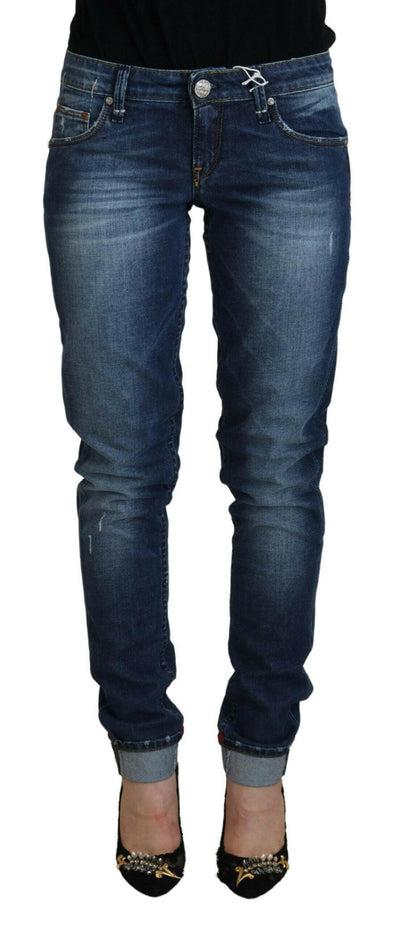 Acht Blaue Slim Fit Jeans aus gewaschener Baumwolle für Damen