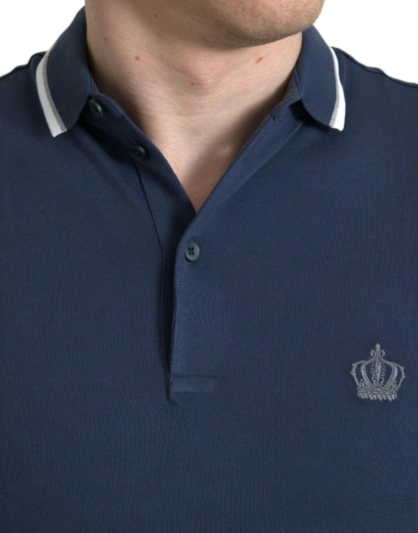 Dolce &amp; Gabbana – Blaues Poloshirt aus Baumwolle mit Kronenaufnäher und Kragen für Herren