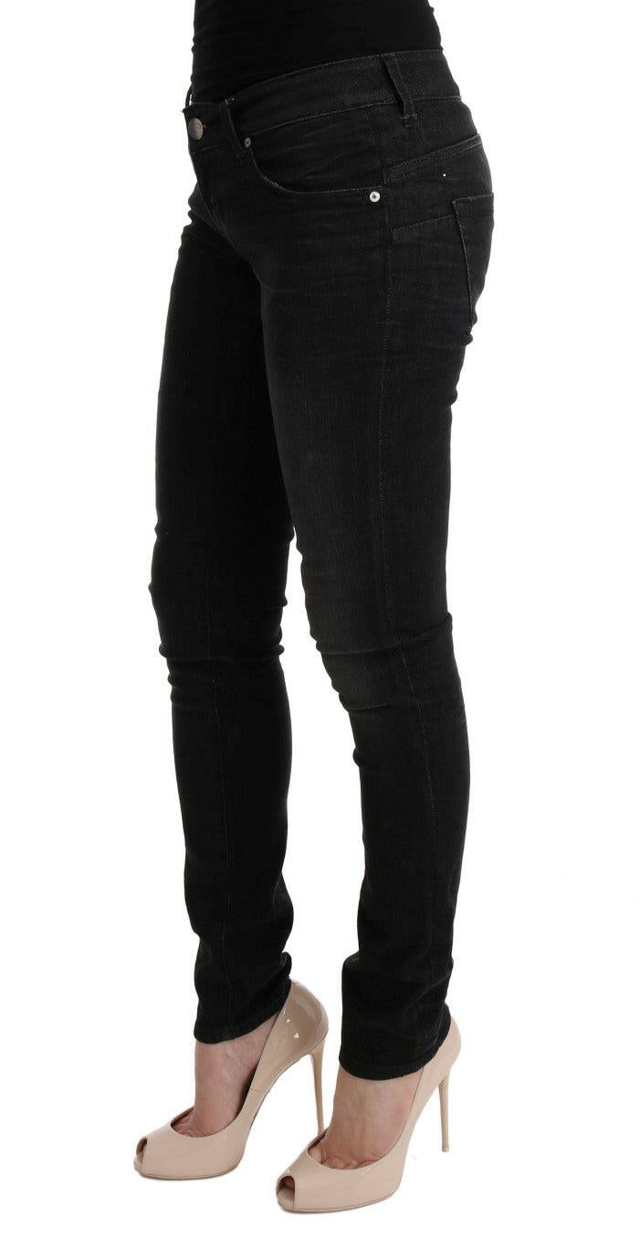Acht – Schwarze Slim-Fit-Jeans aus Baumwolldenim