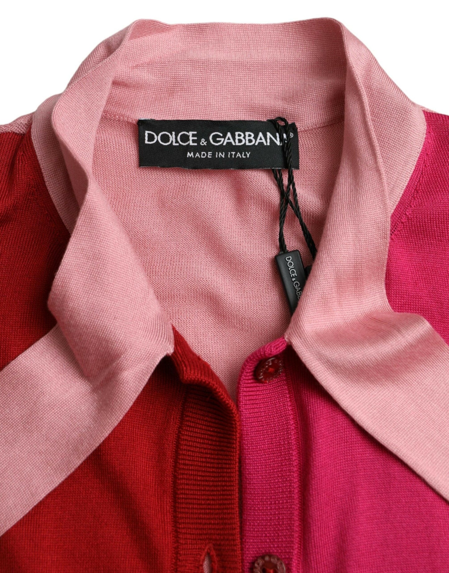 Dolce &amp; Gabbana – Rosafarbenes Pullover-Oberteil mit Ascot-Kragen und kurzen Ärmeln