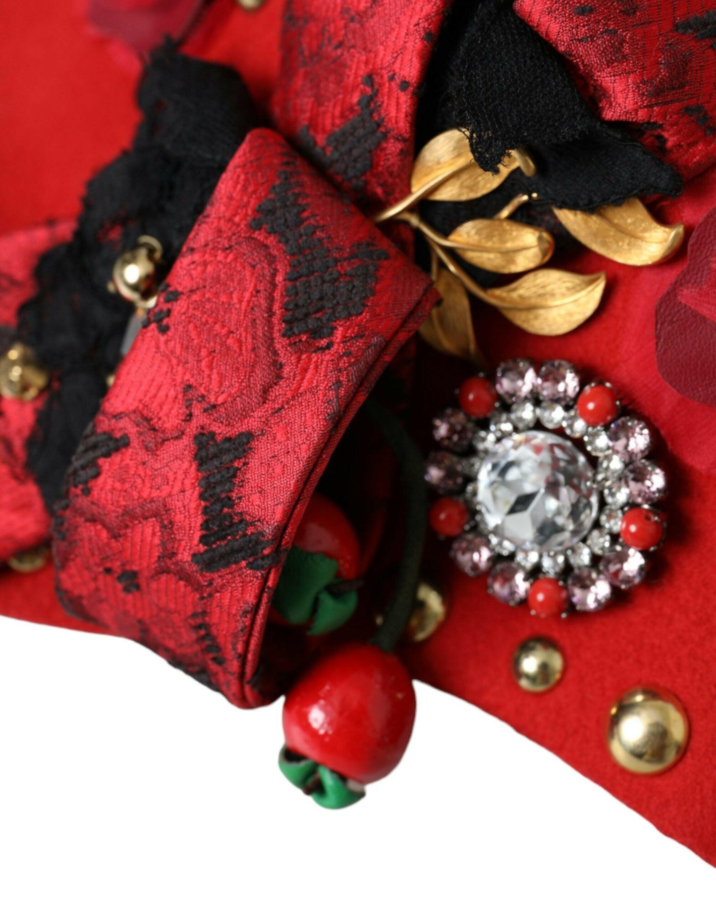 Dolce &amp; Gabbana – Hut mit roter Kristall- und goldener Rosenbrosche