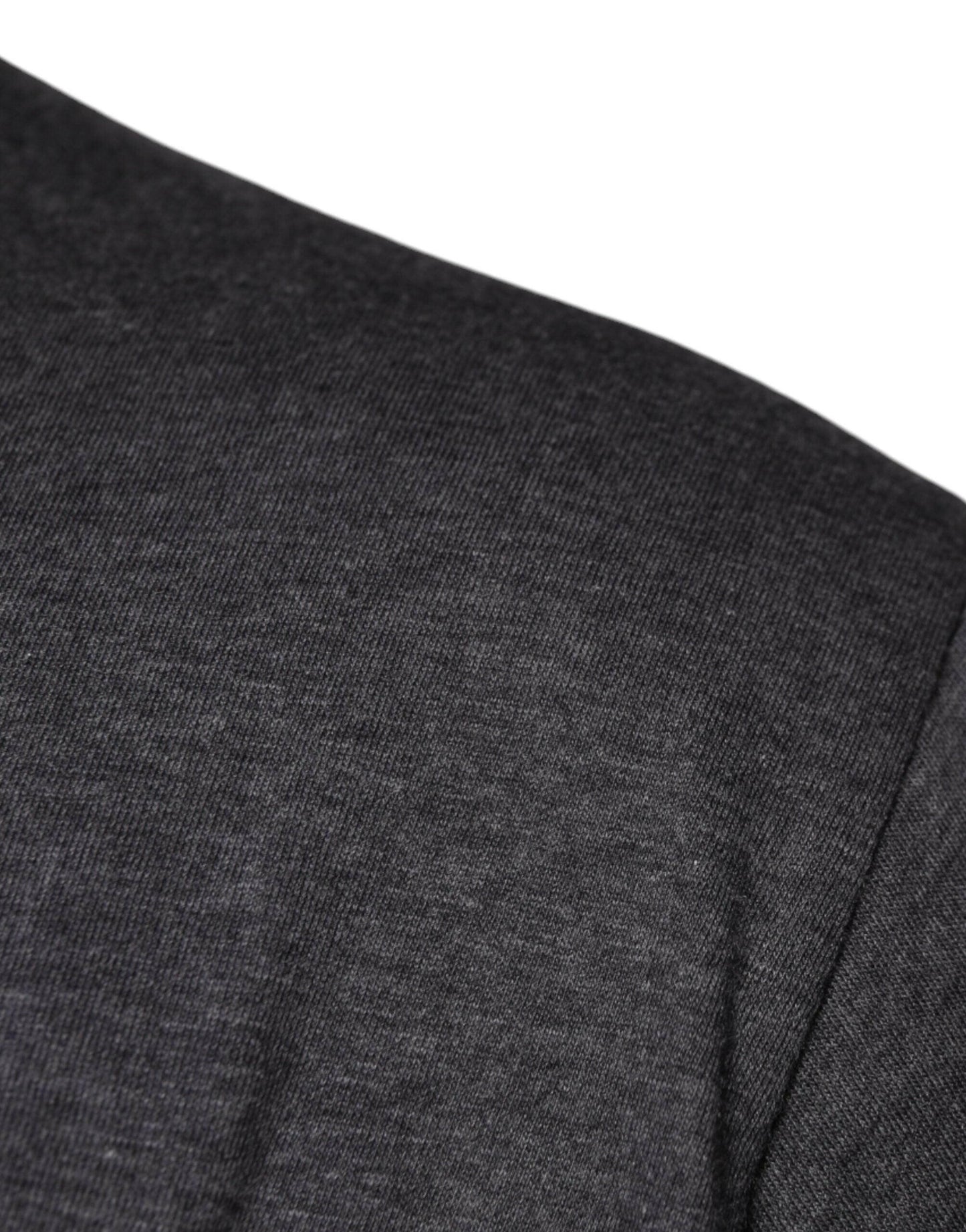 Dolce &amp; Gabbana – Graues Baumwoll-T-Shirt mit Rundhalsausschnitt und Logo-Patch