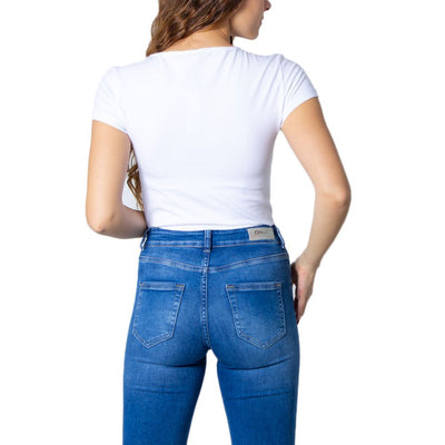 Nur weißes Baumwoll-T-Shirt