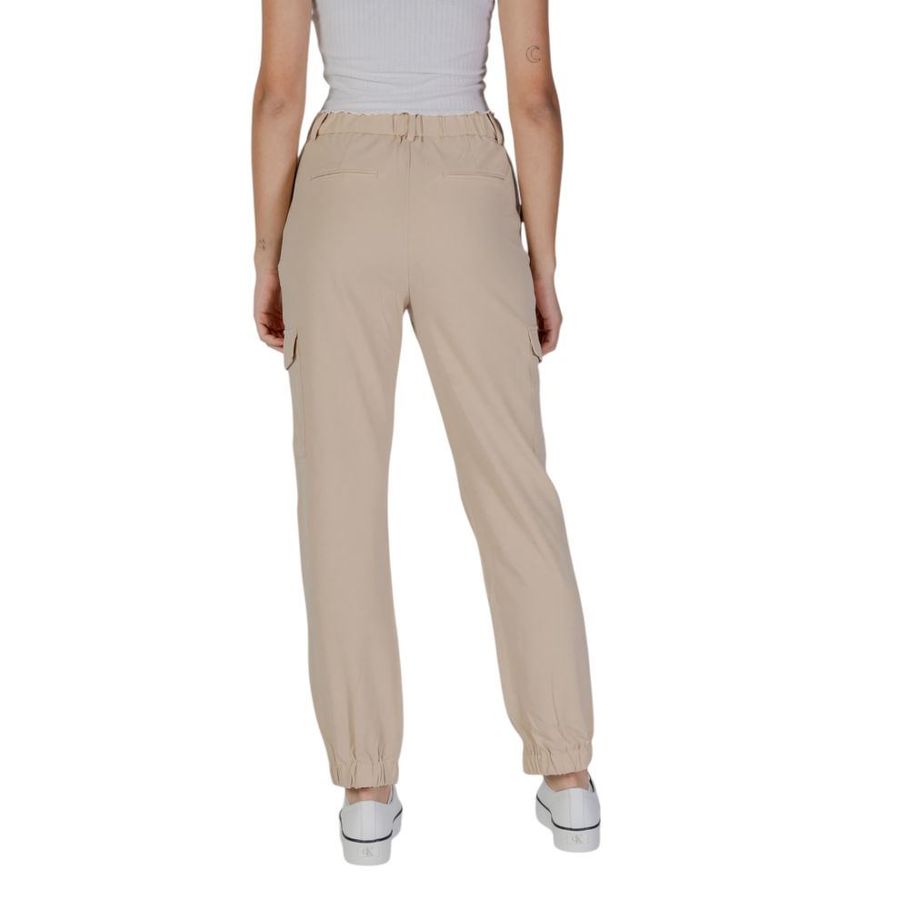 B.Young Beige Polyester Cargohose