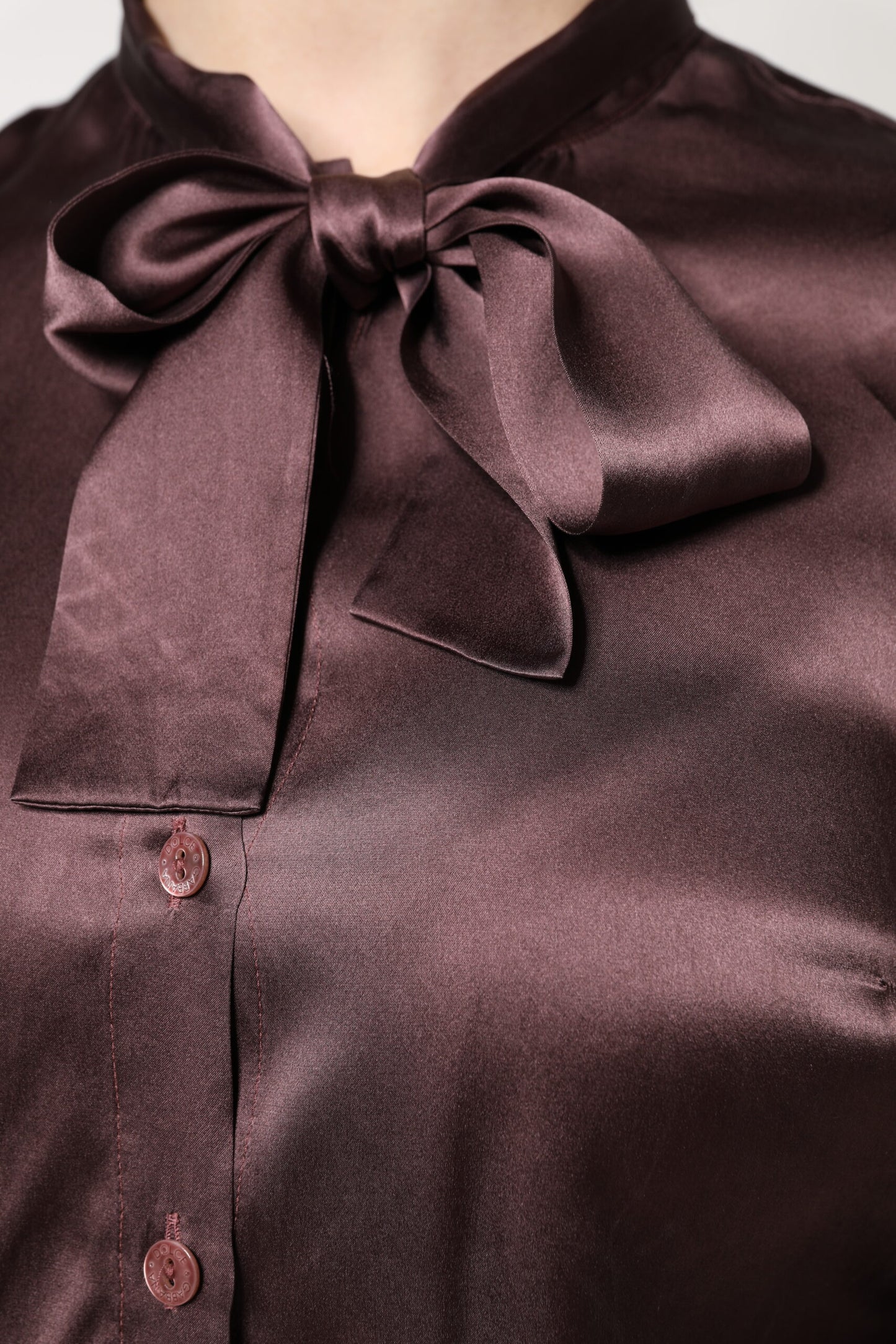 Dolce &amp; Gabbana, Braunes Langarm-Bluse-Top mit Ascot-Kragen