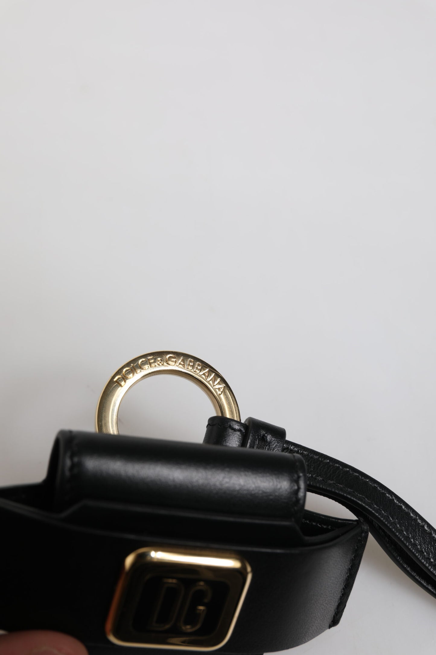 Dolce &amp; Gabbana – Airpods-Hülle mit schwarzem Lederarmband und goldenem Metall-Logo