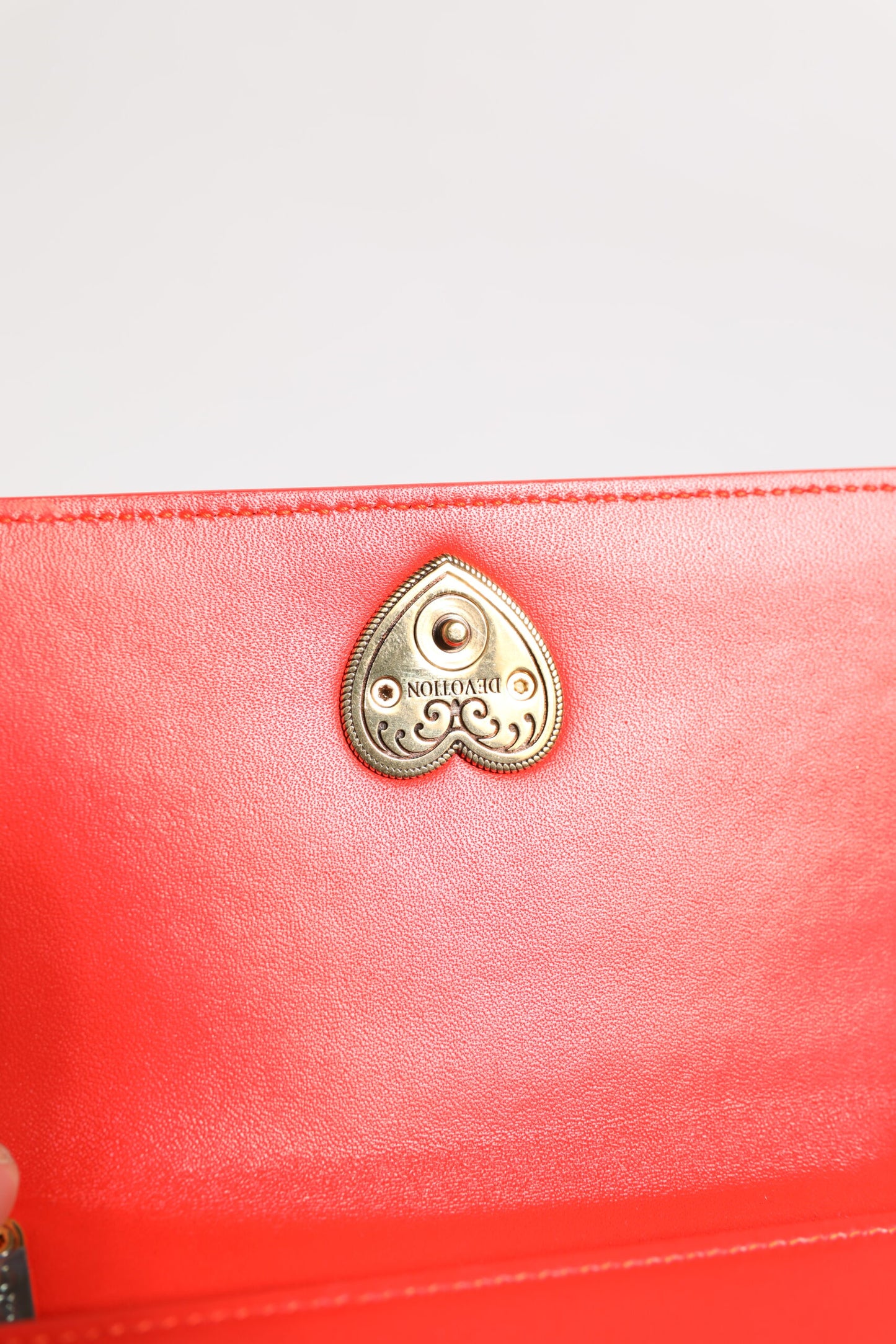 Dolce &amp; Gabbana – Devotion – Umhängetasche mit Telefonhülle aus gestepptem Leder in Rot