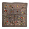 Dolce &amp; Gabbana – Brauner, quadratischer Foulard-Schal aus Seide mit Aufdruck