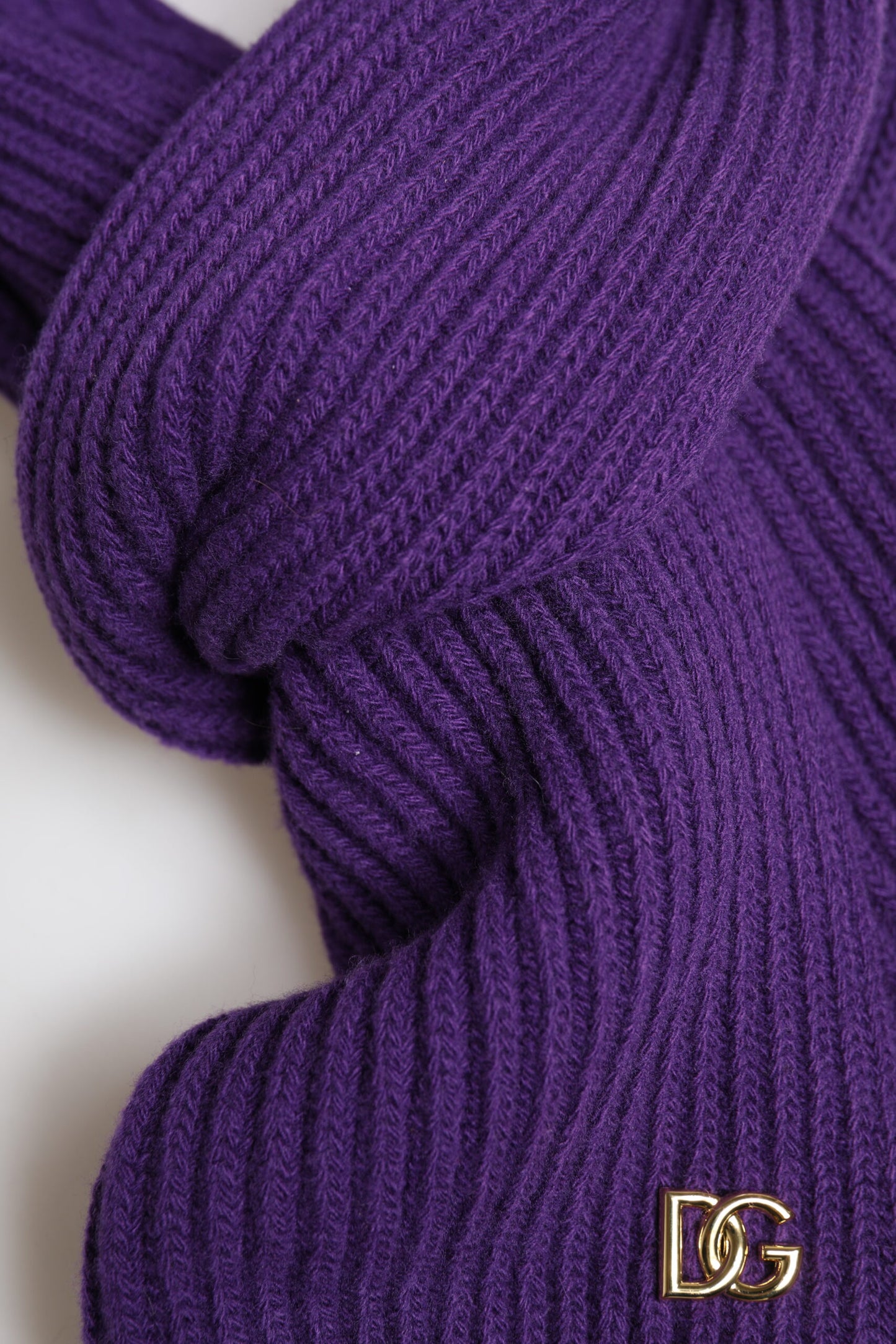 Dolce &amp; Gabbana – Lilafarbener Halswärmer mit DG-Logo, Wickelschal