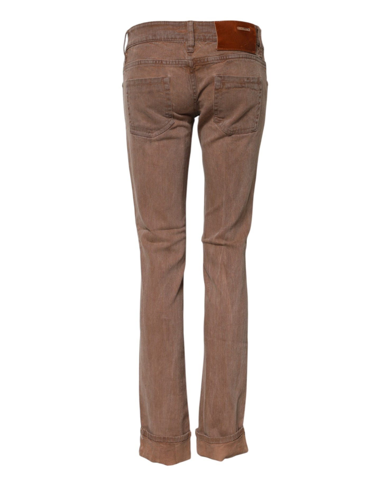 Acht Slim Fit Jeans aus Baumwolle in Braun mit niedriger Taille