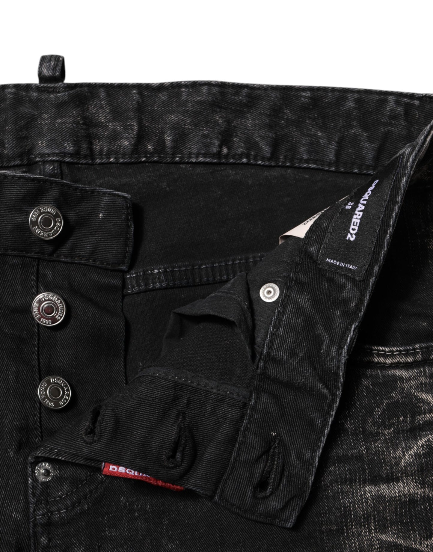 Dsquared² – Schwarze, verwaschene Tapered-Jeans aus Denim mit mittlerer Taille