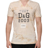 Dolce &amp; Gabbana – Beiges T-Shirt mit V-Ausschnitt und kurzem Logo-Print