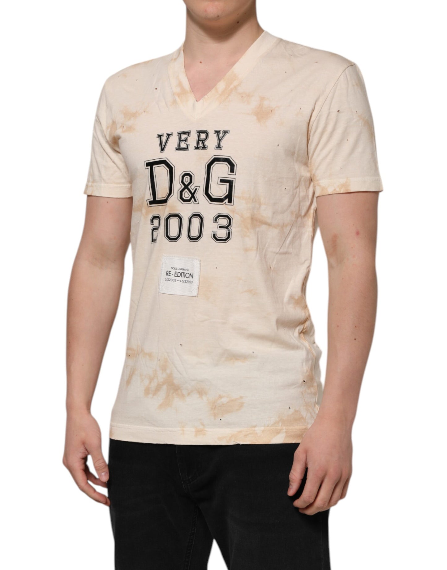 Dolce &amp; Gabbana – Beiges T-Shirt mit V-Ausschnitt und kurzem Logo-Print