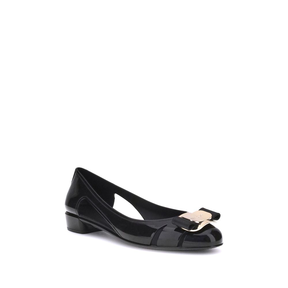 Ferragamo Ballerinas aus schwarzem Gummi