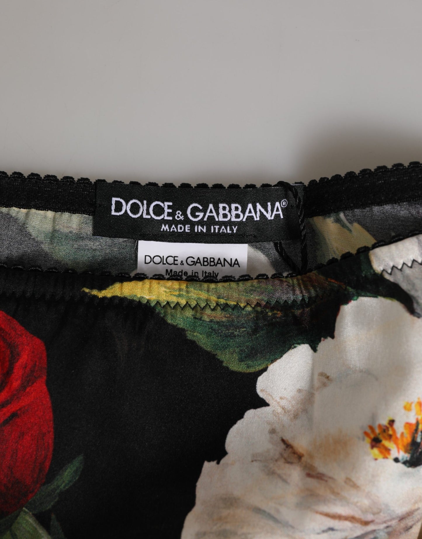 Dolce &amp; Gabbana Slip mit schwarzem Blumenmuster und mittelhohem Bund