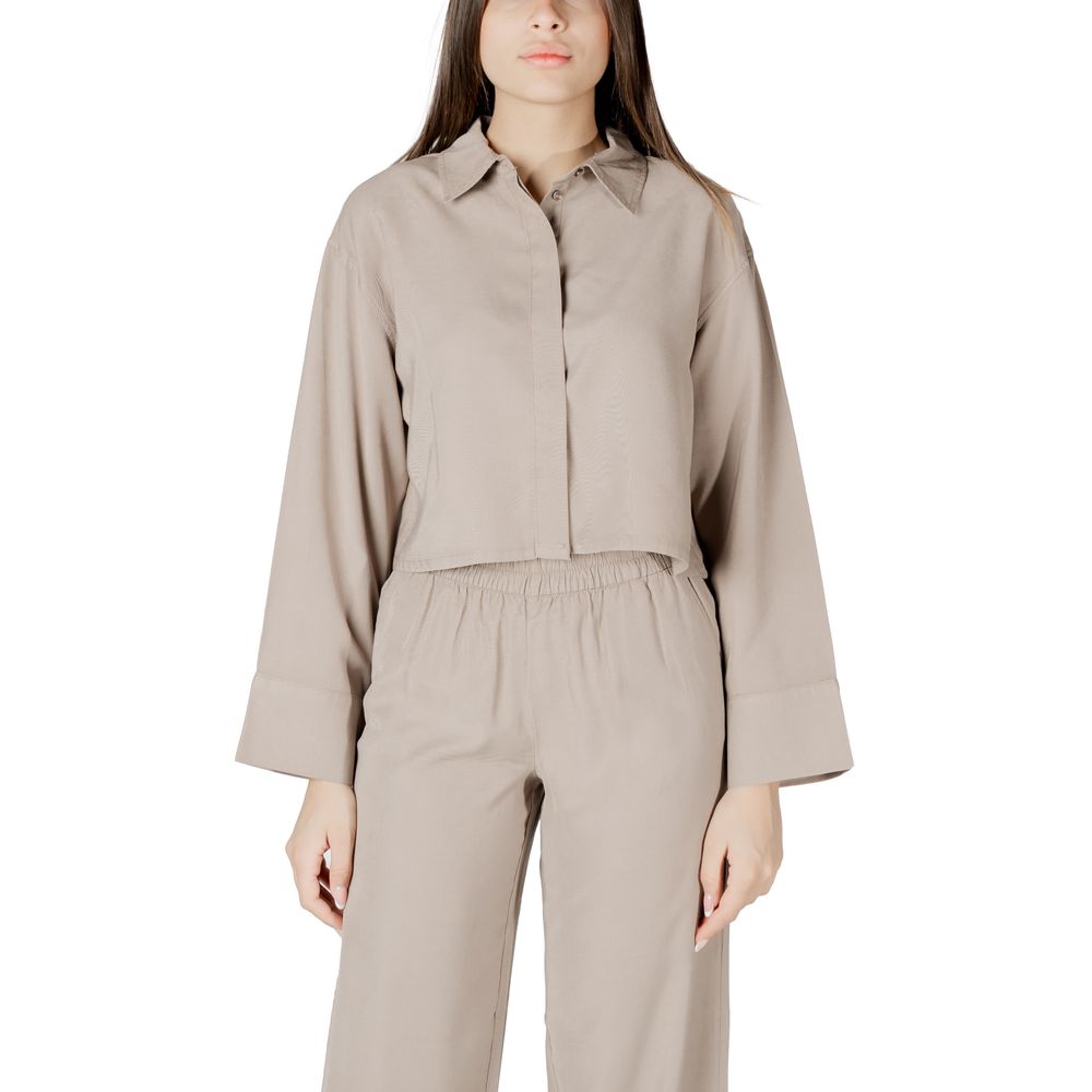 Nur beige Viskosebluse