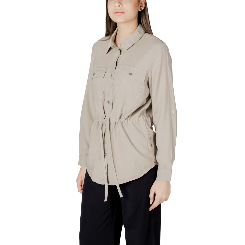 Nur beige Viskosebluse