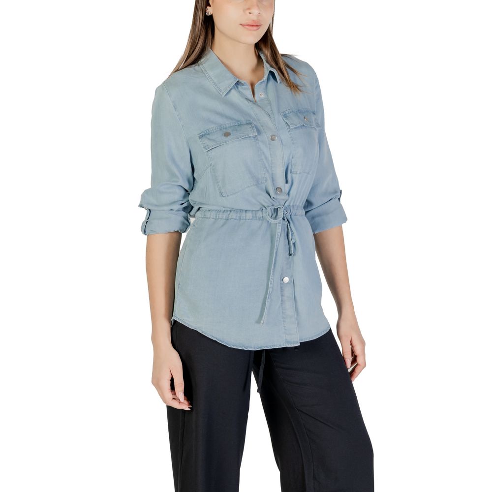 Nur hellblaue Tencel-Bluse