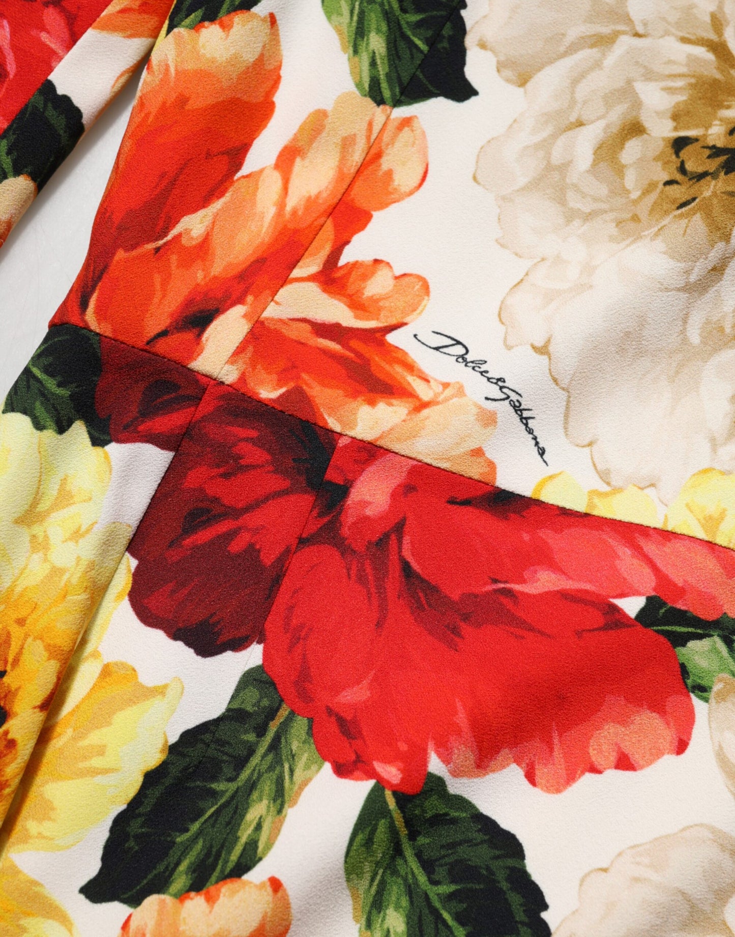 Dolce &amp; Gabbana Etuikleid aus Viskose mit mehrfarbigem Blumenmuster
