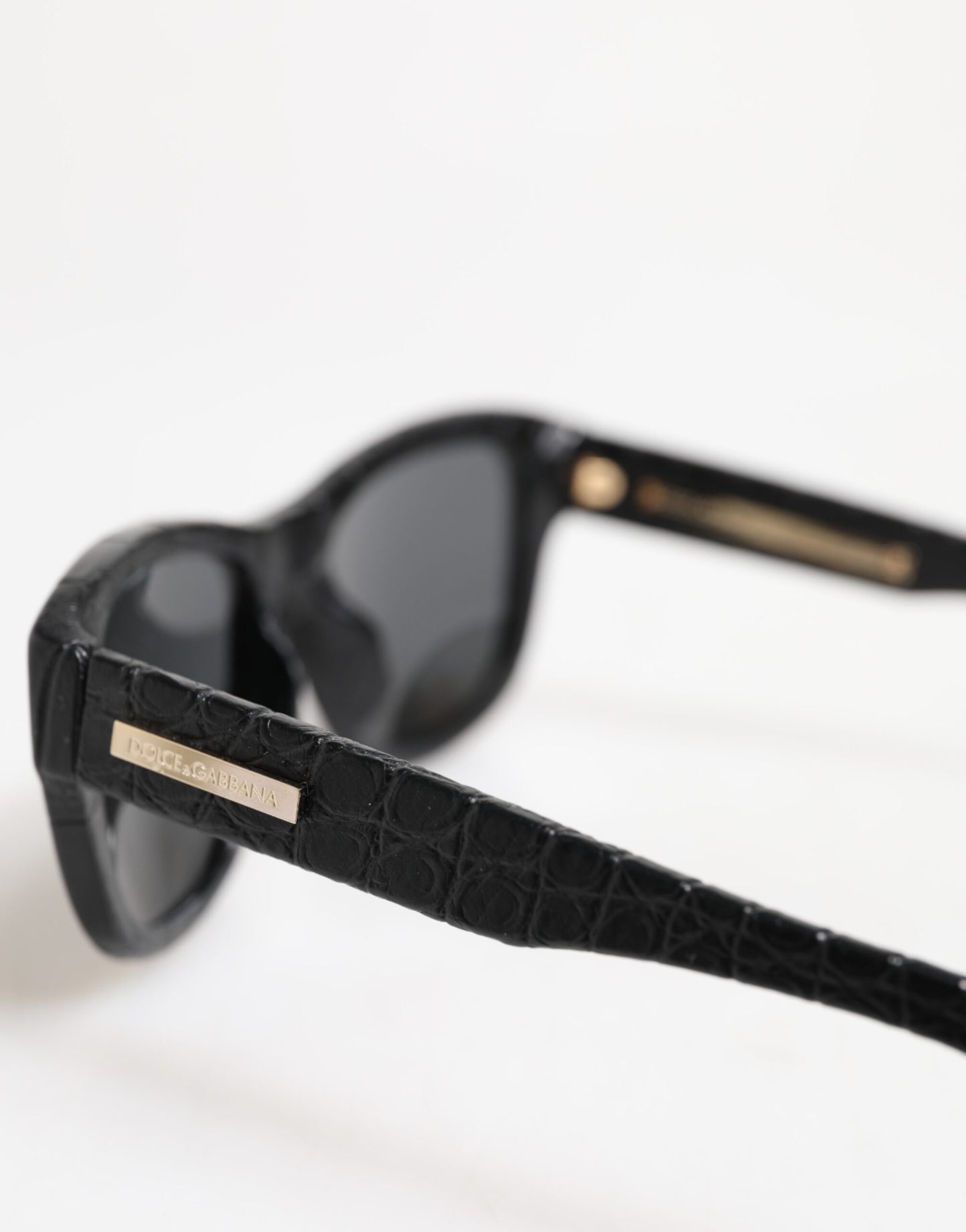 Dolce &amp; Gabbana DG4177 Sonnenbrille mit schwarzem Lederrahmen und getönten Gläsern