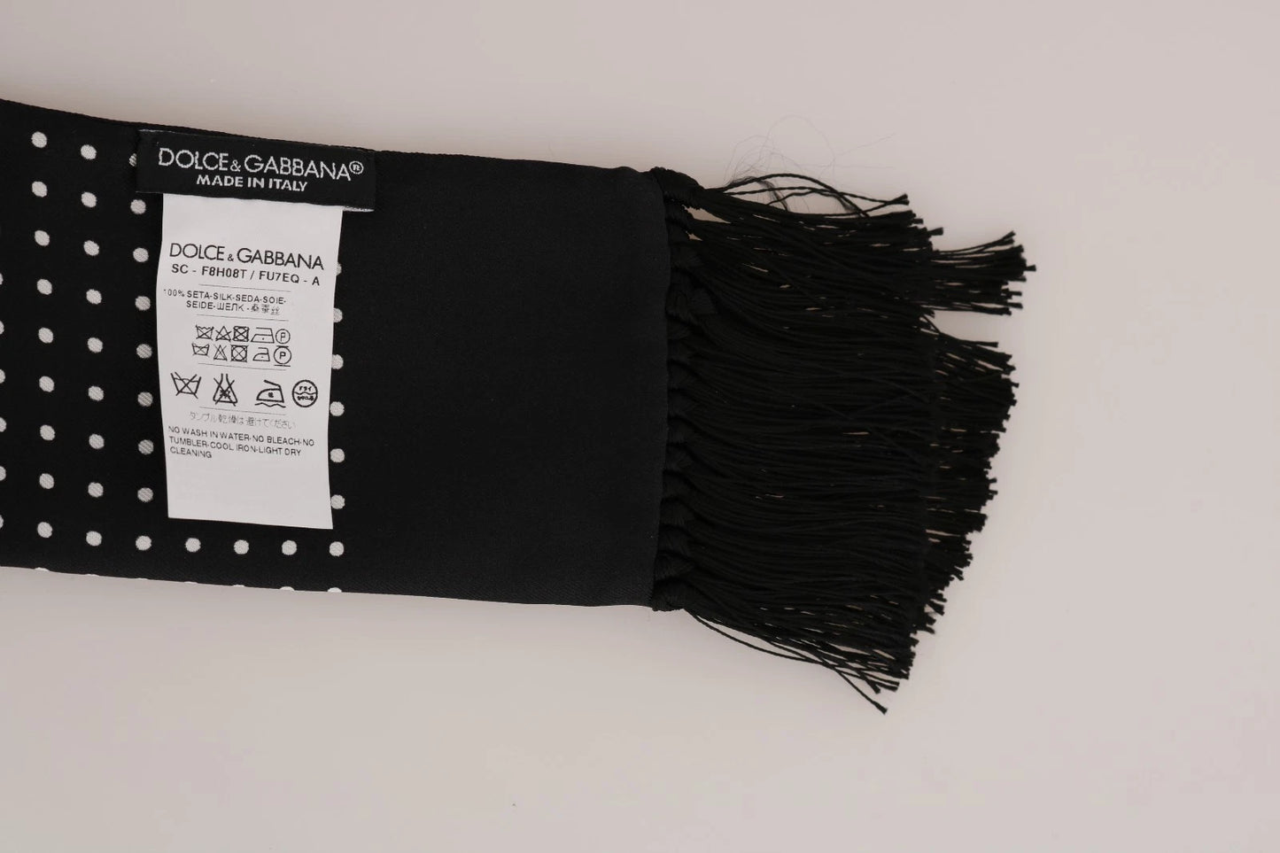 Dolce &amp; Gabbana Weißes Baumwoll-T-Shirt mit schwarzem Seidenschal