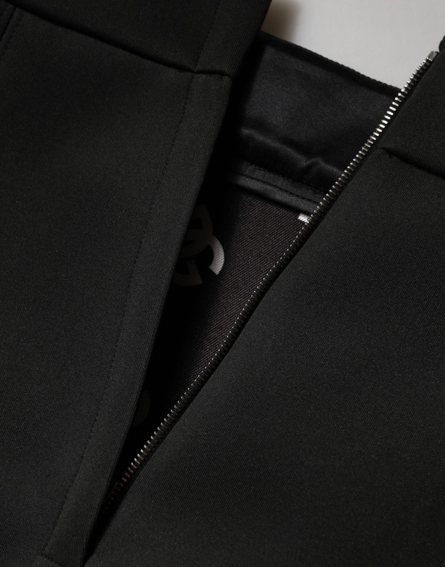 Dolce &amp; Gabbana Schwarzer Nylon-Minirock im Bleistift-Schnitt mit hohem Bund